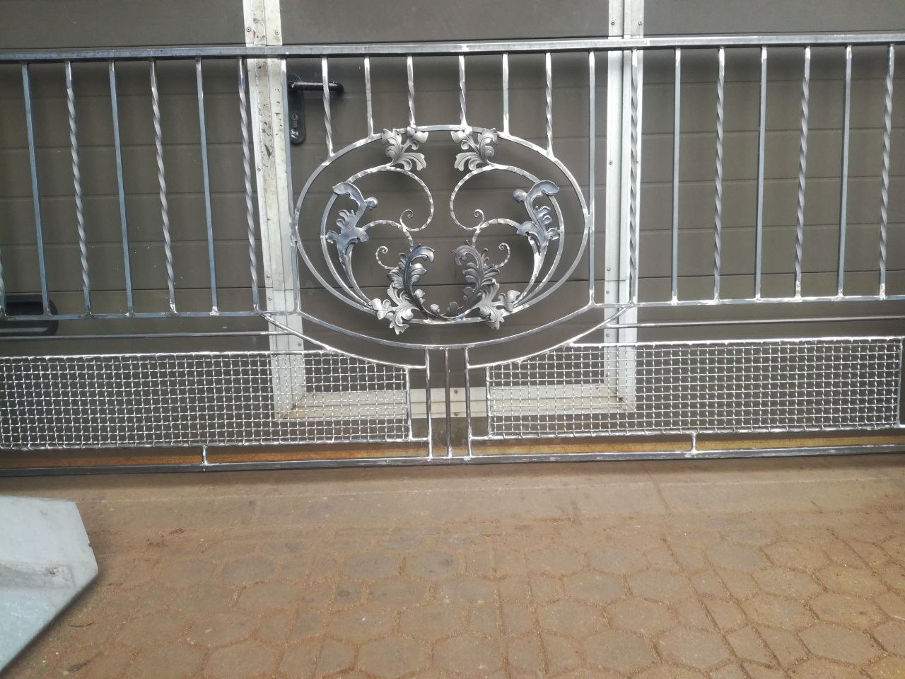 Kowalstwo artystyczne - realizacja naszych wyrobów bramy, balustrady i inne 