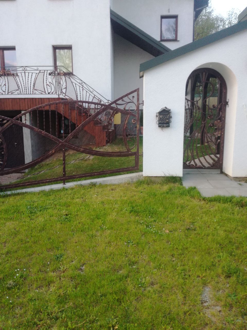 Kowalstwo artystyczne - realizacja naszych wyrobów bramy, balustrady i inne 