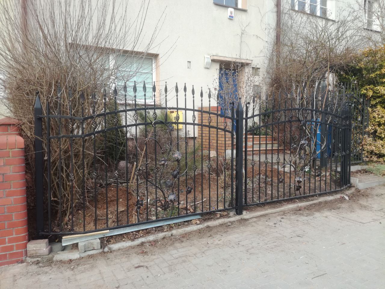 Kowalstwo artystyczne - realizacja naszych wyrobów bramy, balustrady i inne 