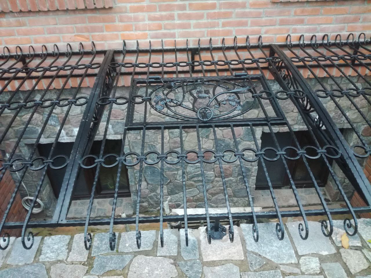 Kowalstwo artystyczne - realizacja naszych wyrobów bramy, balustrady i inne 